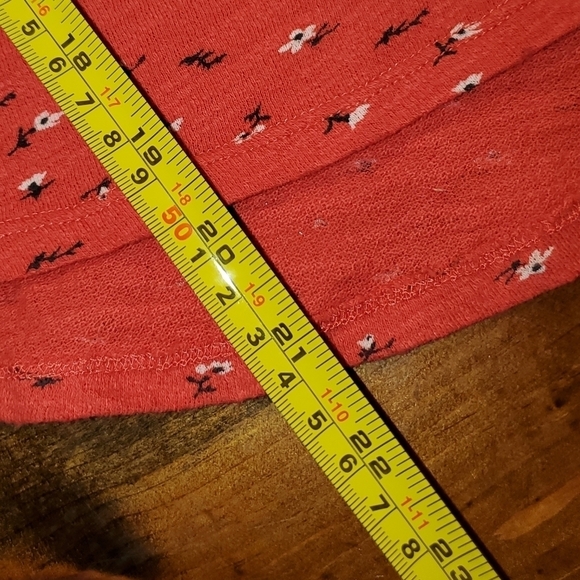 𝅺Red Lucky Brand top with tiny white flowers Small - Picture 9 of 11